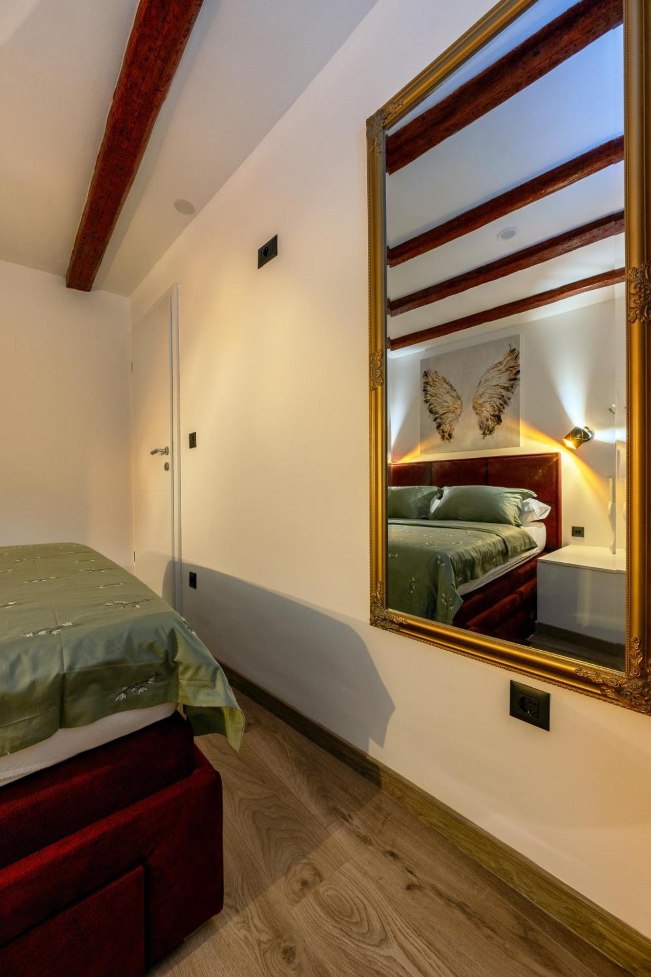 Bernard Deluxe Renovated Peaceful Old Town Gem Apartamento Split Exterior foto