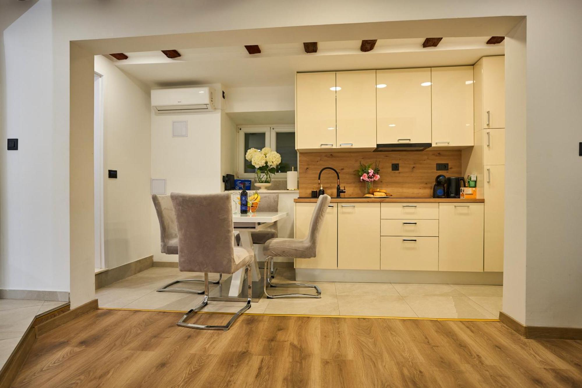 Bernard Deluxe Renovated Peaceful Old Town Gem Apartamento Split Exterior foto